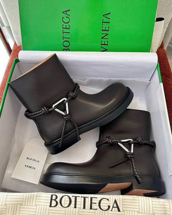 Чисто нови обувки и кецове C*ha*n*e*l, H*e*-*m*e*s