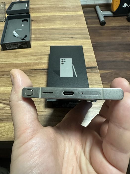 Galaxy S24 Ultra в гаранция до 14.01.2027