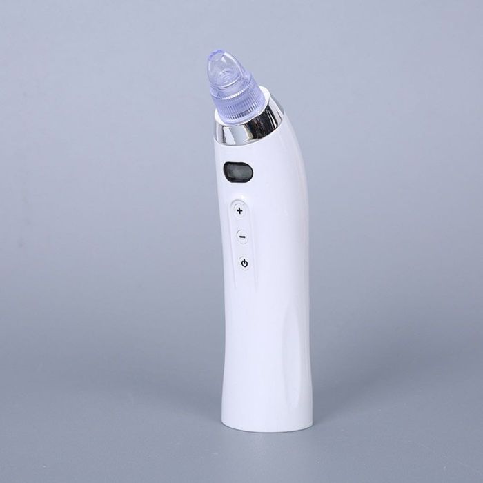 Уред за вакуумно почистване на пори и черни точки