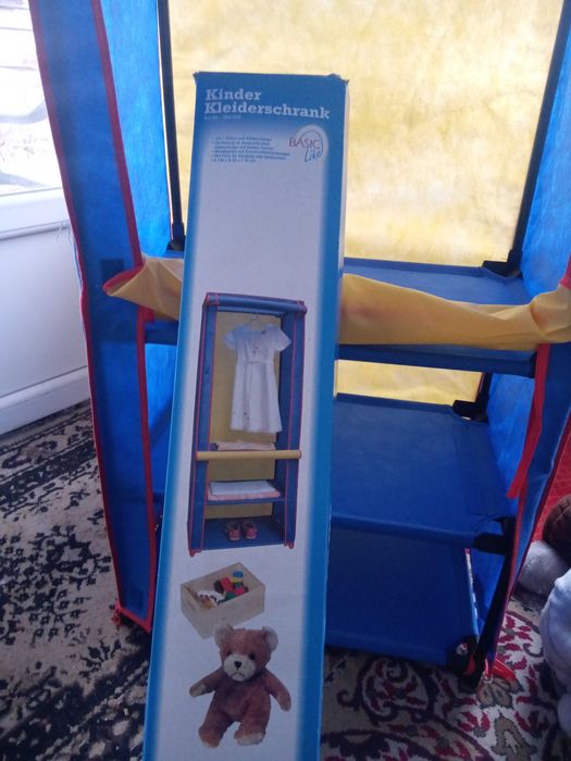 Продавам нови детски сглобяеми гардеробчета