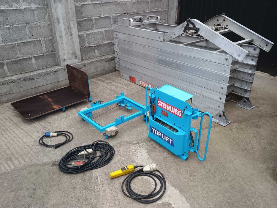 Lift exterior construcții