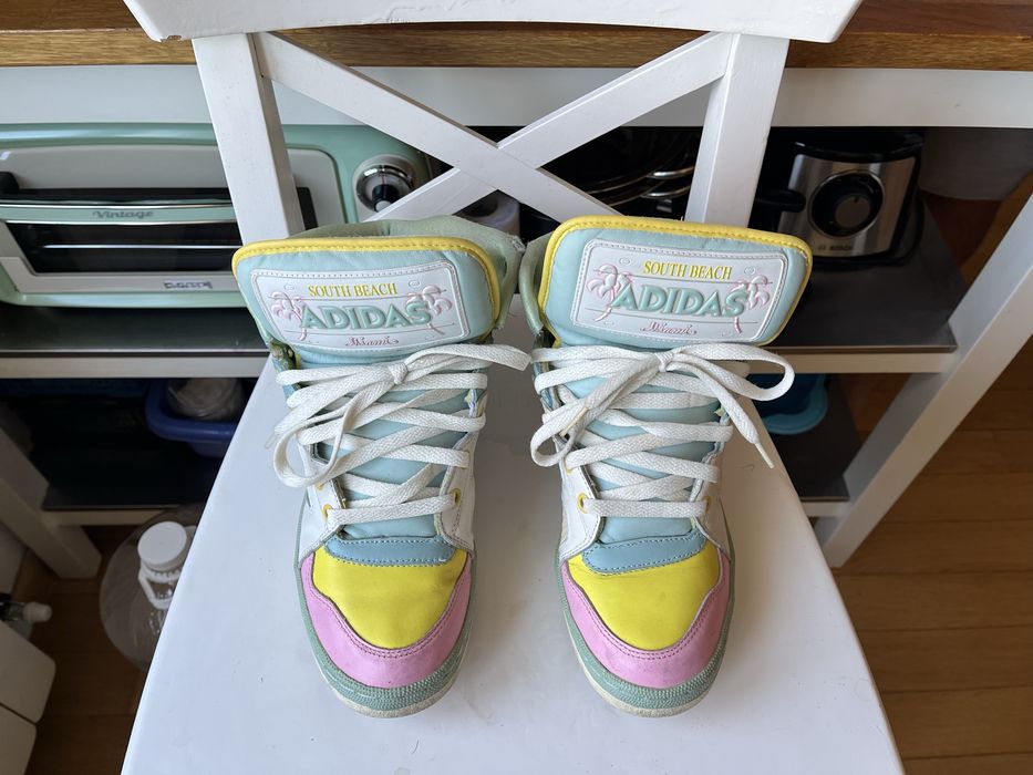 Лимитирани кецове Adidas