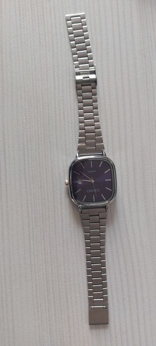 Часы CASIO quartz(срочно)