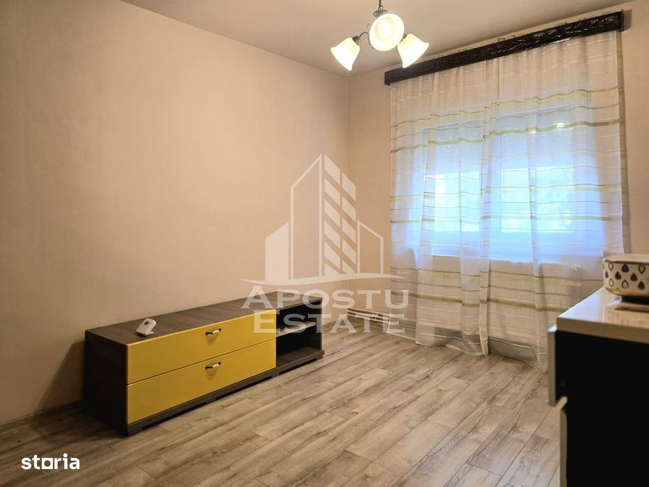 Apartament cu 3 camere,de inchiriat, parter, Arad