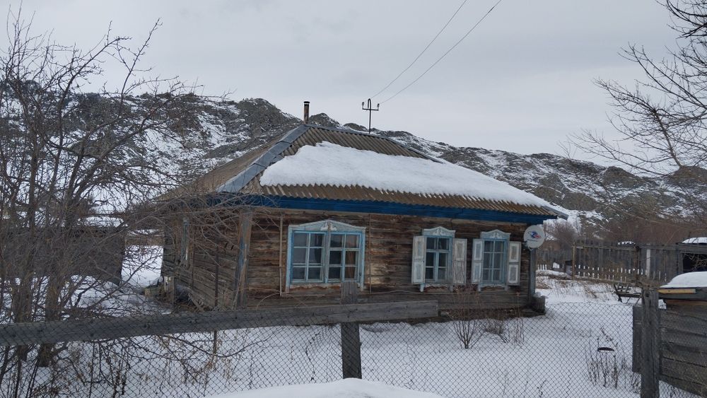 Продам дом бревенчатый.