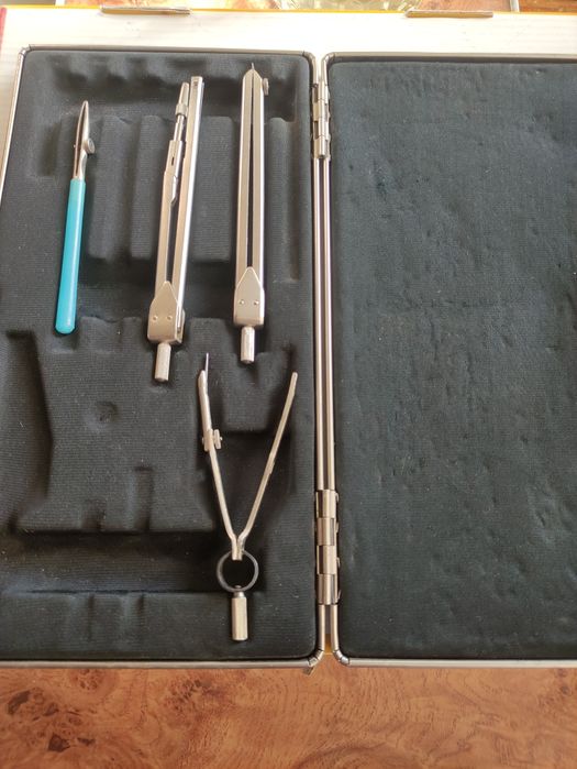 Готовальня (чертёжный набор)