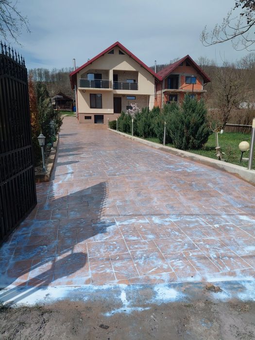 Beton amprentat durabil