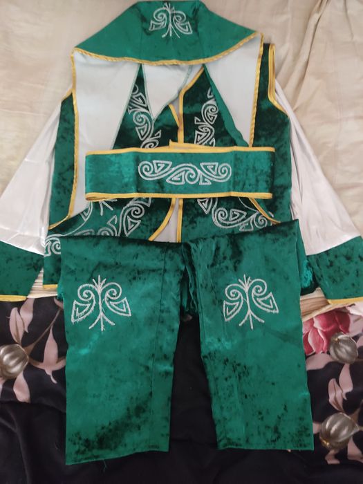 Продаю казакша костюм