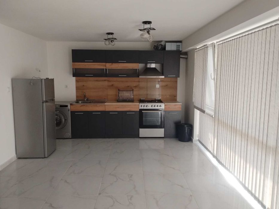 Давам под наем 3 стаен апартамент пазара