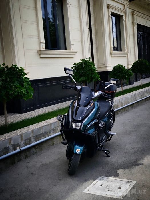Skuter moto sotiladi srochna