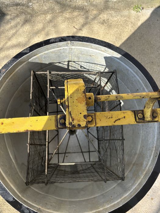 Центрофуга за мед