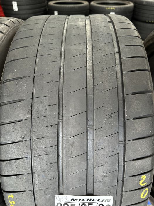 285/35/20 Michelin
