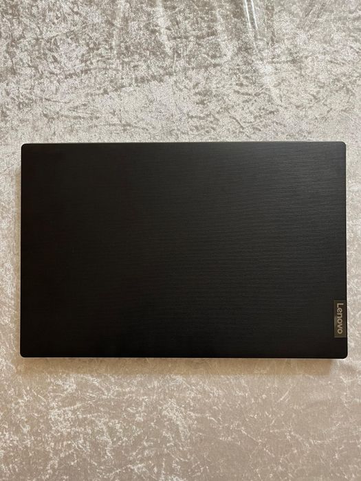Lenovo v145-15AST
