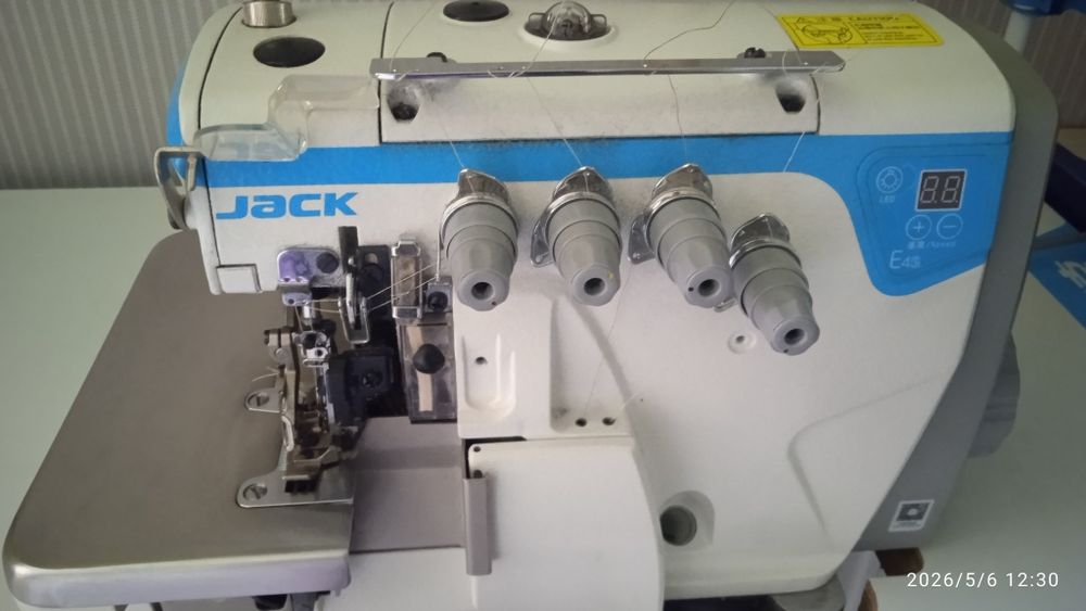 Промышленный оверлок Jack E4s