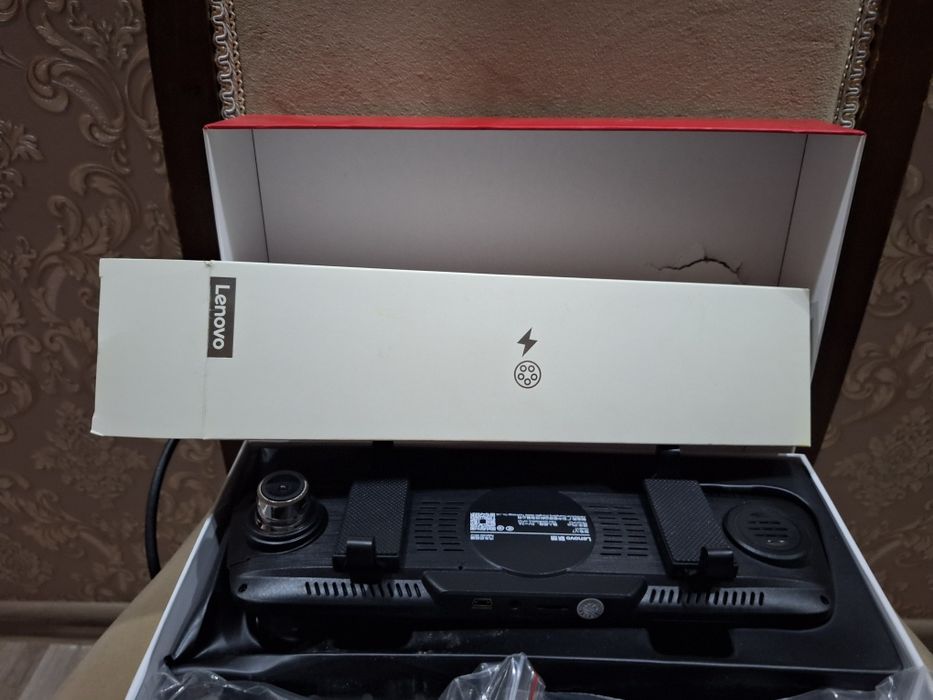 Видеорегистратор обсолютно новый