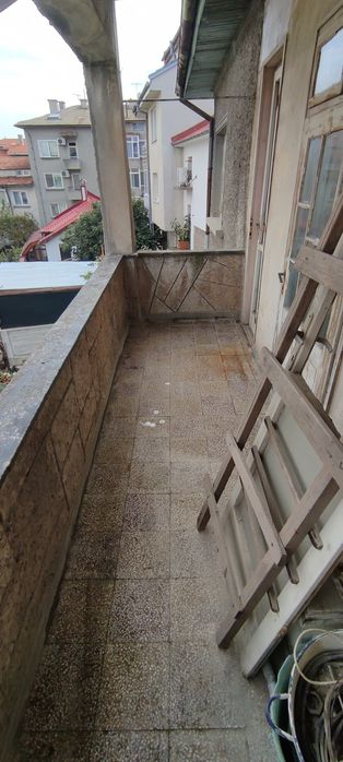 Етаж от къща в непосредствена близост до центъра на гр. Шумен