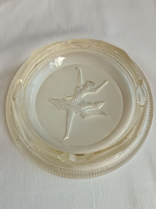 Продам пепельницу "Балерина"