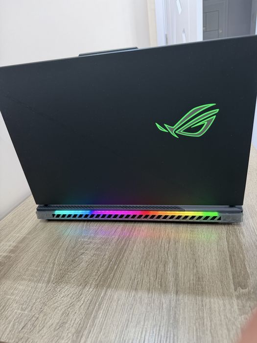 Asus Rog Strix Scar 18 ( 2023 ) intel core i9, RTX 4080 12GB
