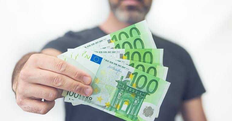 Credite: și Investiții pentru Afaceri, Imobiliare, agricultură, industrie, comerț