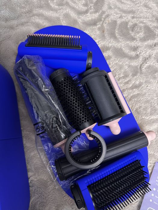 Dyson стайлер с гребнем