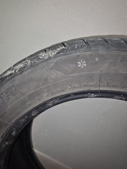 Шины 235/55 R17.