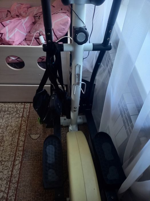 Продаётся эллиптический тренажёр