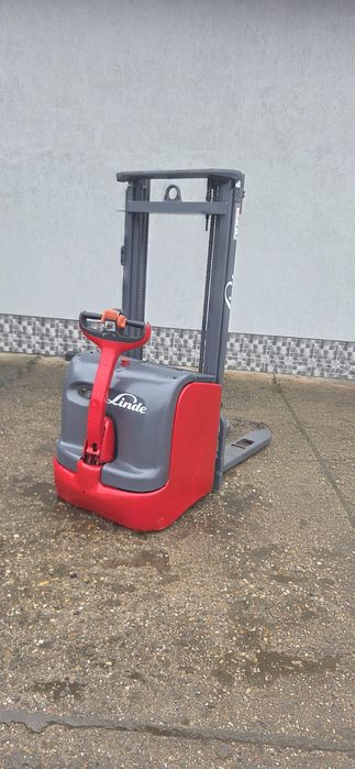 Liza /transpalet electric cu catarg