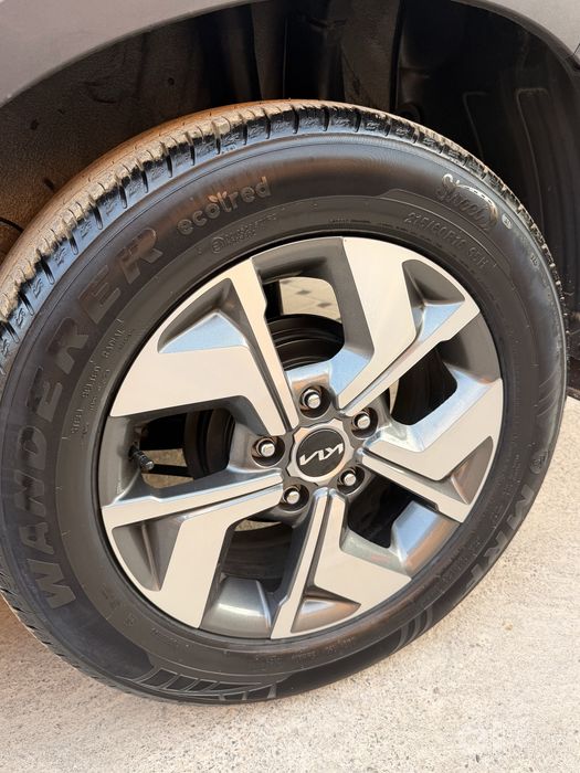 Kia Sonet full poziciya