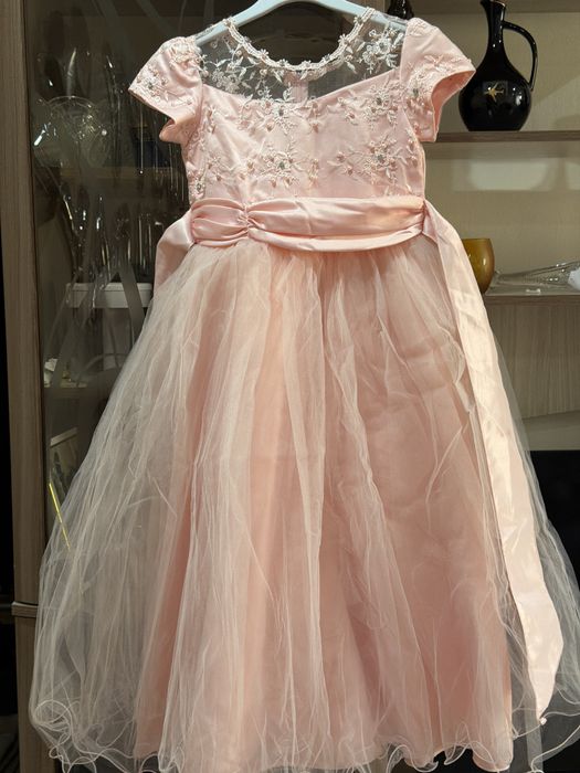 Продам платье для девочек