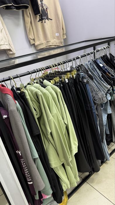 Продам стойки для одежды. Два разных вида