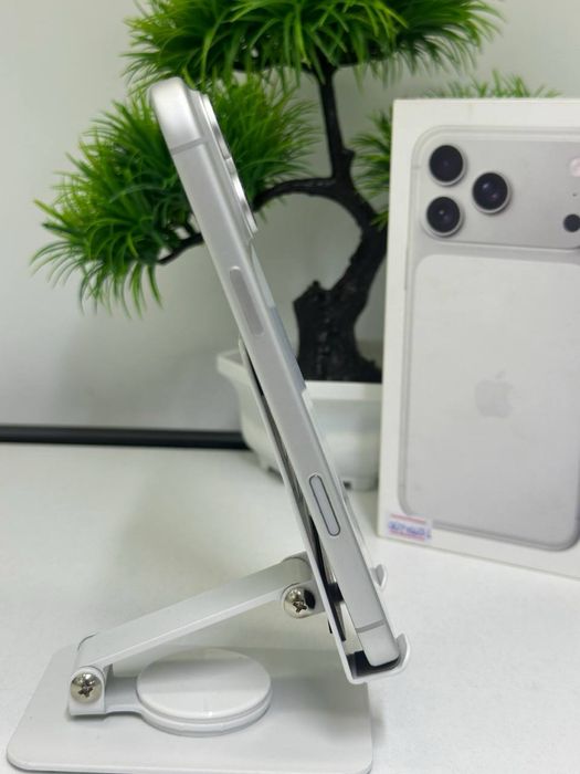 iPhone 17 Pro Max / 256gb / E-sim /Akb: 100% цп:227 /