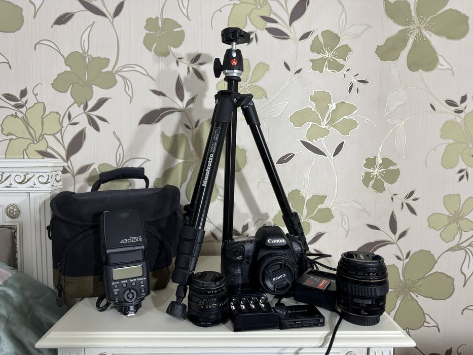 Canon 5D mark ll, с хорошим комплектом