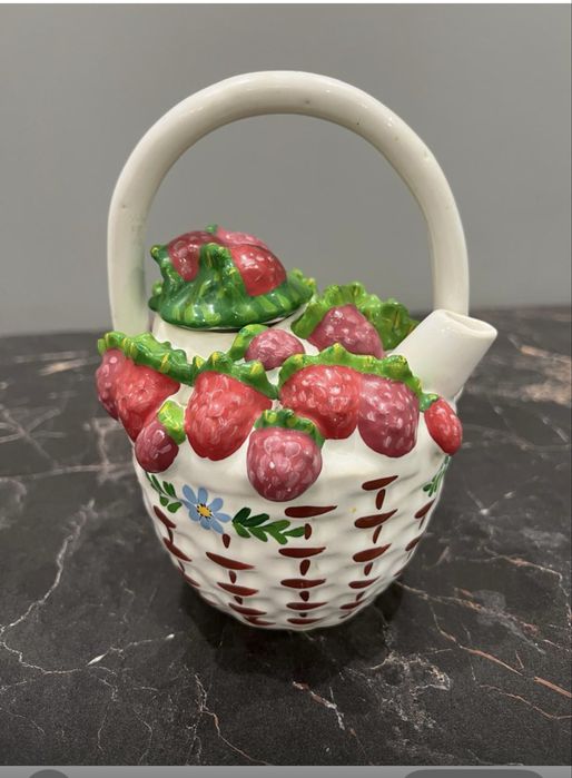 Продам два заварочных чайника