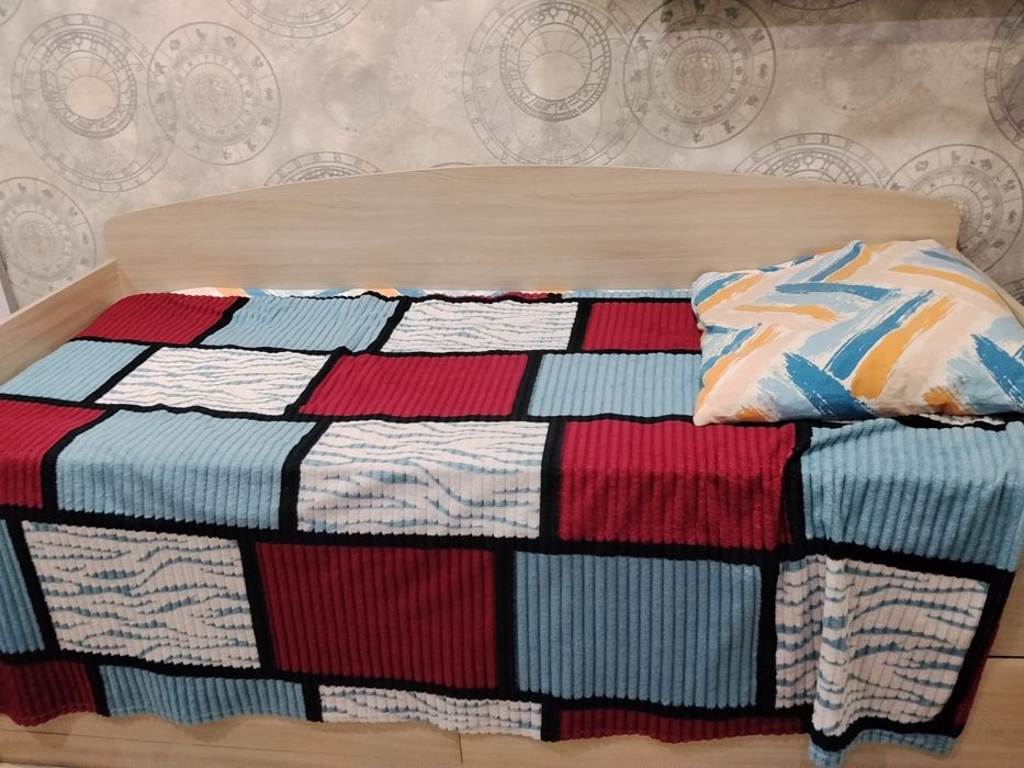 Продам кравати в хорошем состоянии