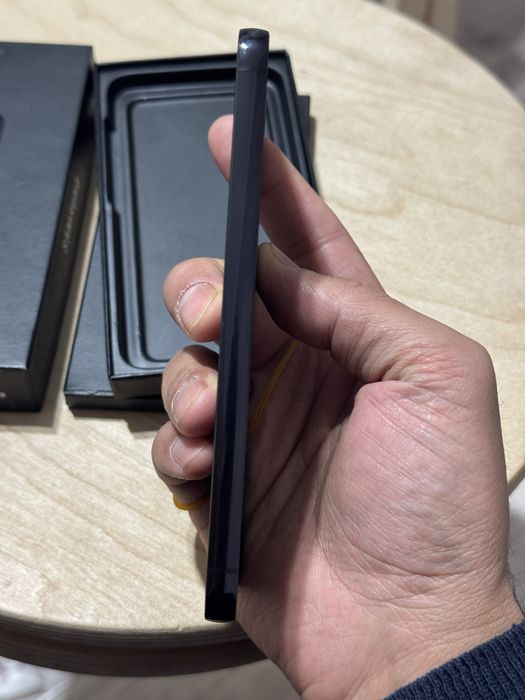 Samsung Galaxy S23 5G 512gb в идеалтном сост.