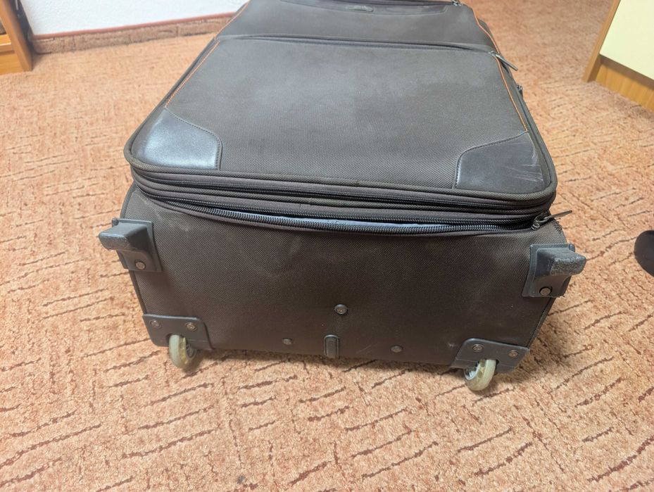 Продавам голям куфар 30кг