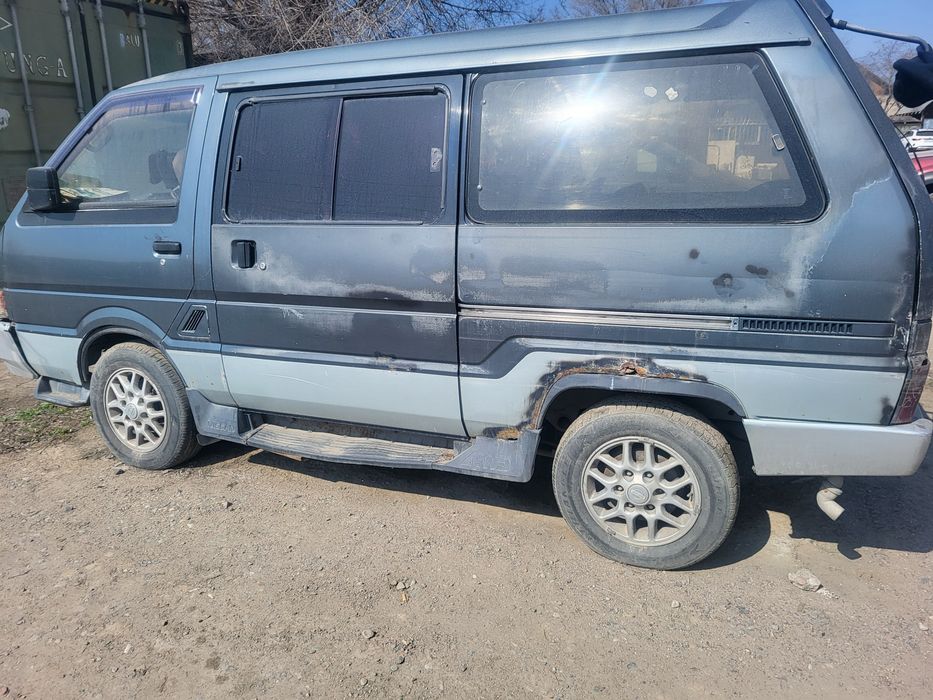 Продам на запчасти нисан ларго