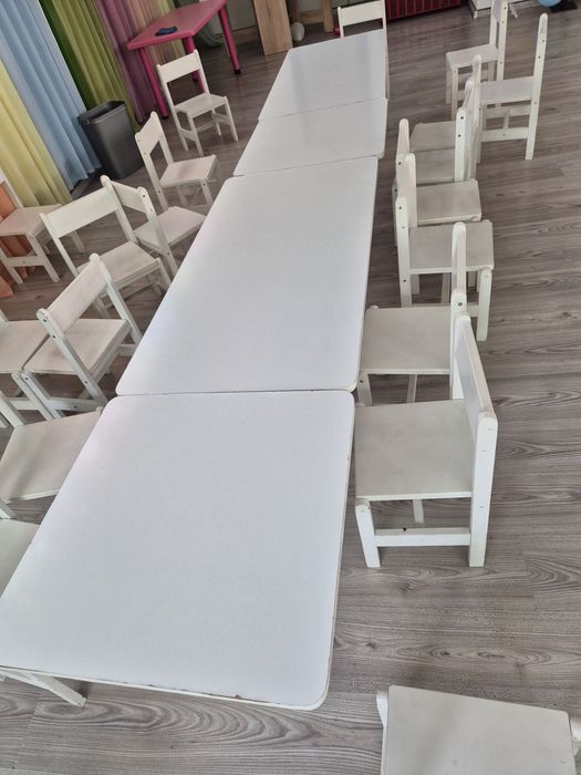 Mese si scaune din lemn pentru copii