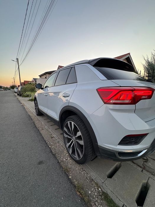 Volkswagen T-Roc 2.0 TDI 150 CP DSG 4Motion – Panoramic – Piele bicoloră – 121.297 km