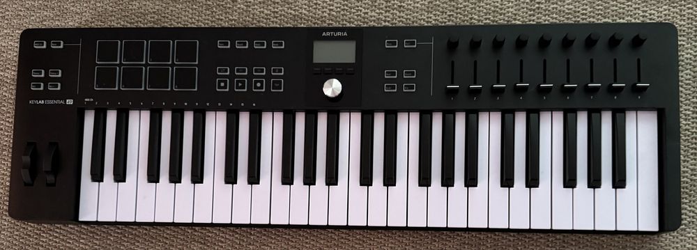 Arturia KeyLab Essential 49 MK3 Black Edition ca nou