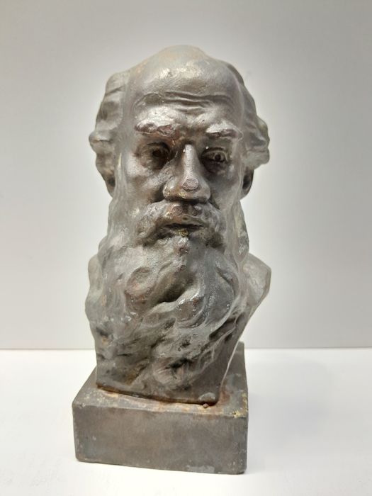 Статуэтки из чугуна,  силумина и др.