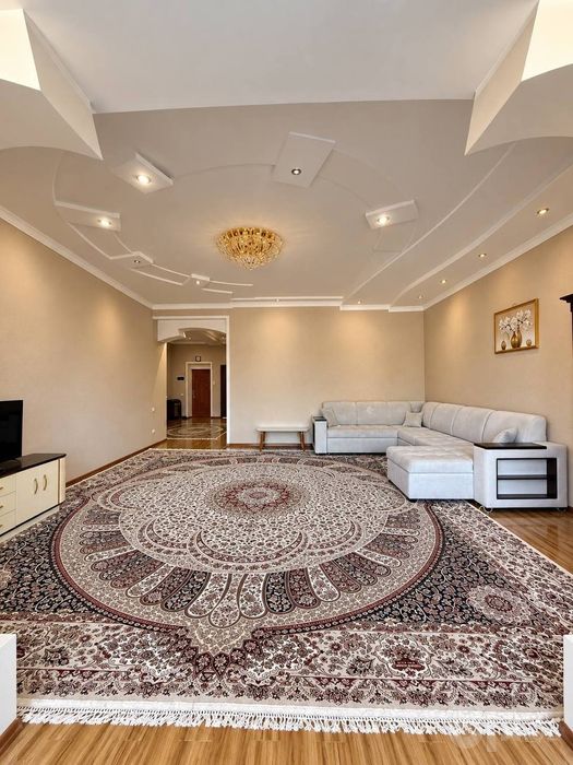 Продается 3х ком квартира, ориентир: М. Хамид Алимджан, 128м²