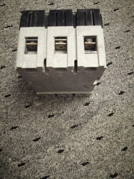 Автоматически выключатель