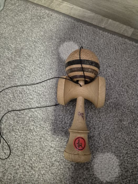 Kendama Europa cu 3 semnaturi