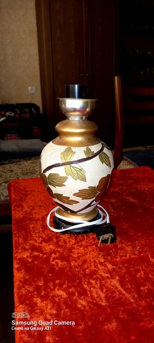 Продаю настольные лампы.