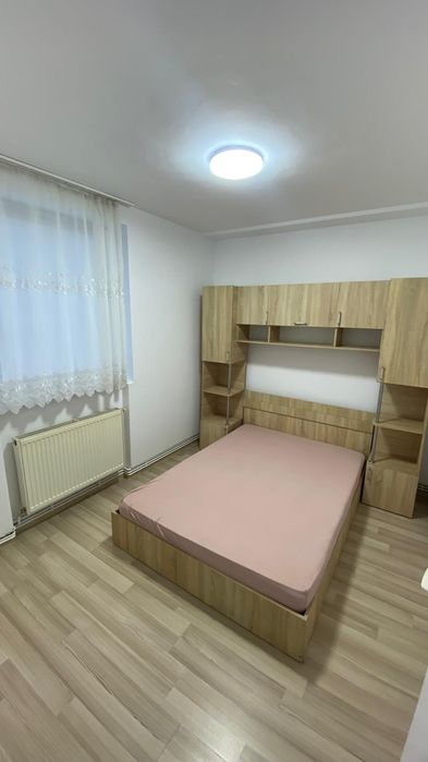 Închiriez apartament
