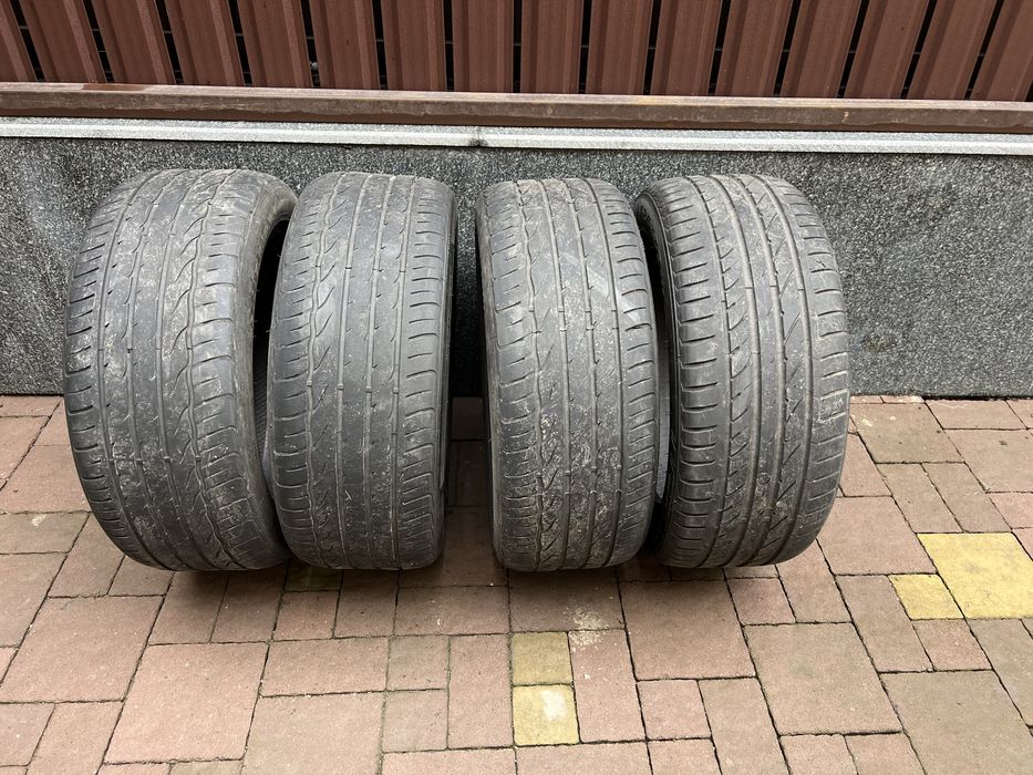 Комплект летних шин 235/50/18