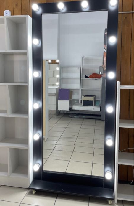 Визажное зеркало