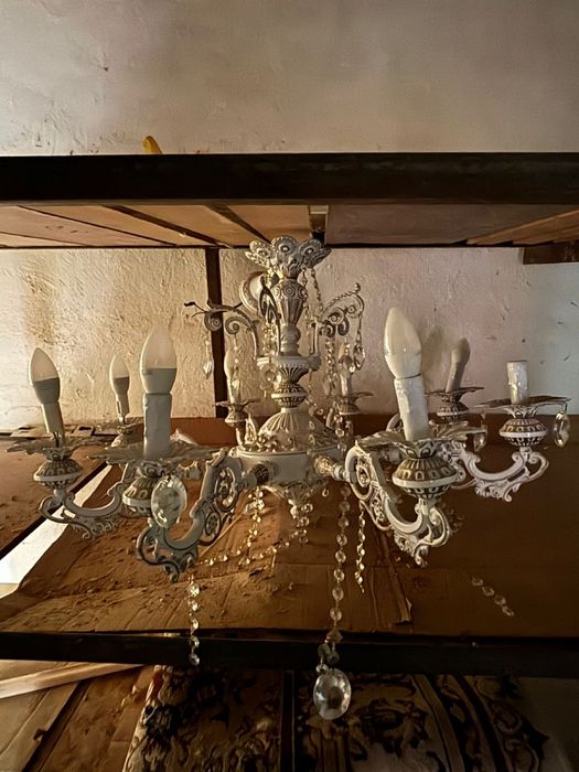 Люстра дәл осылаи сатылат