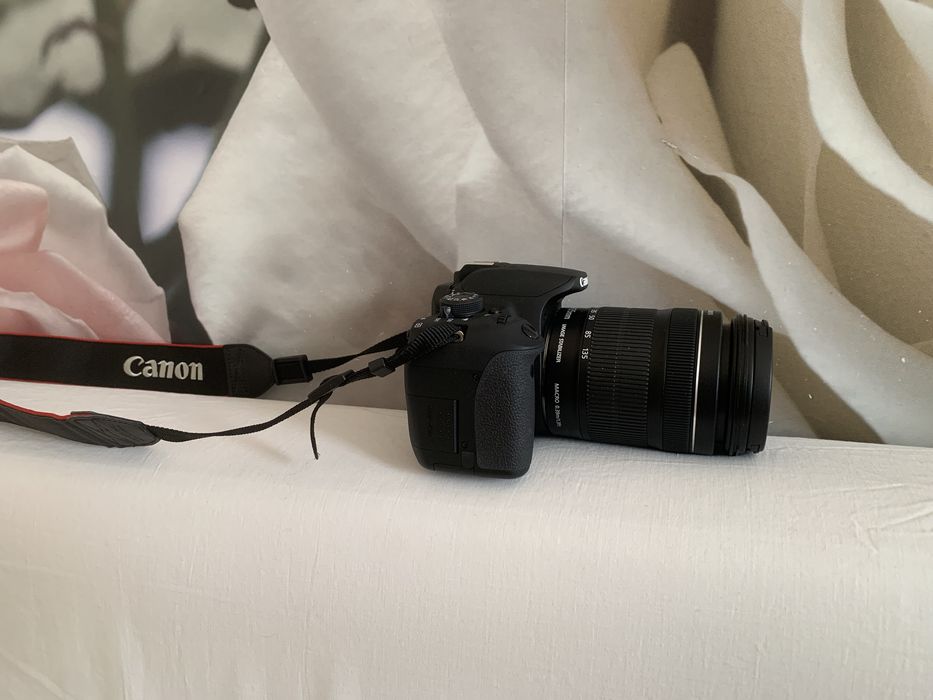 Фотоапарат - продава се много запазен
